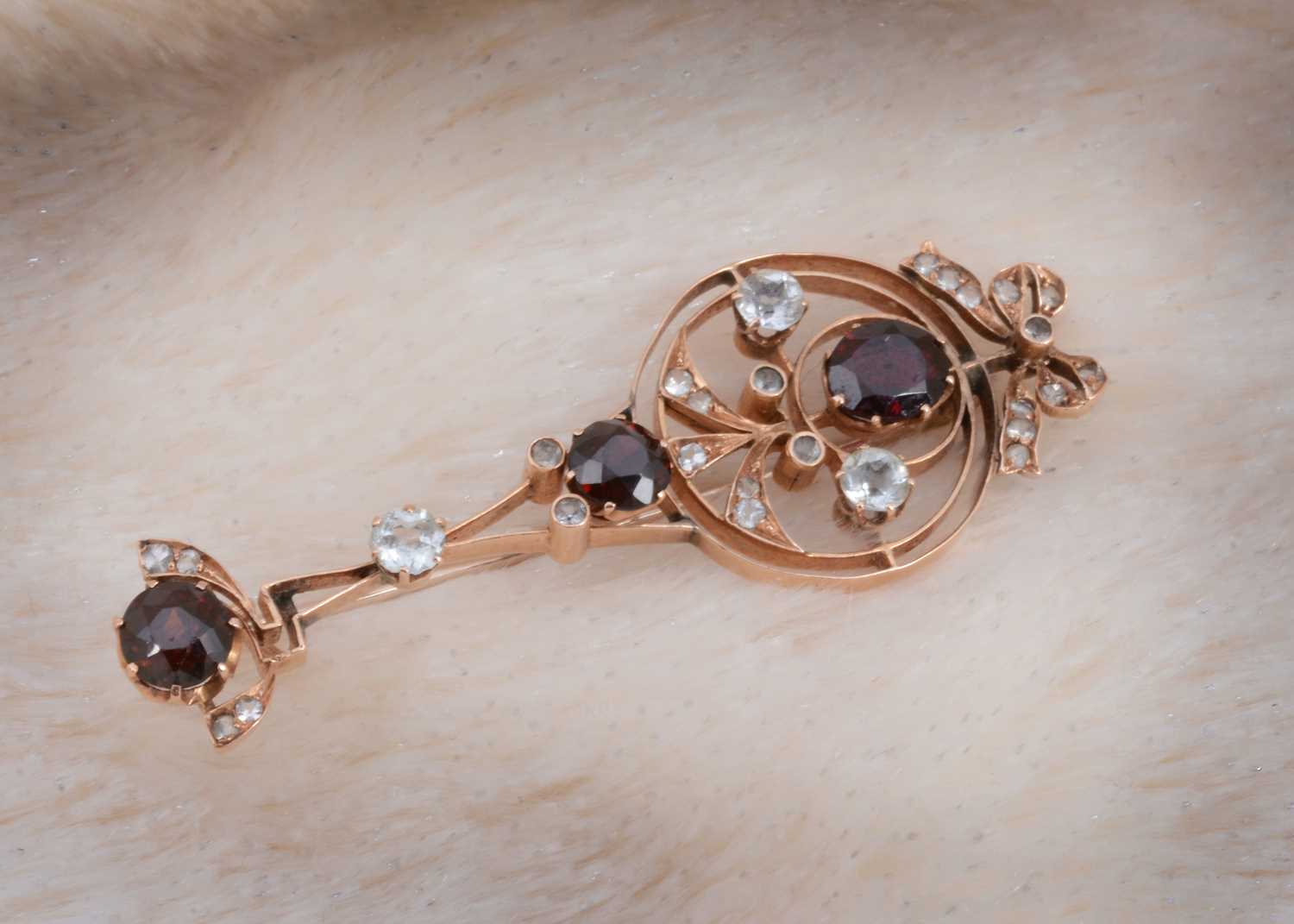 Lot 85 - A Victorian garnet set Bohemian brooch