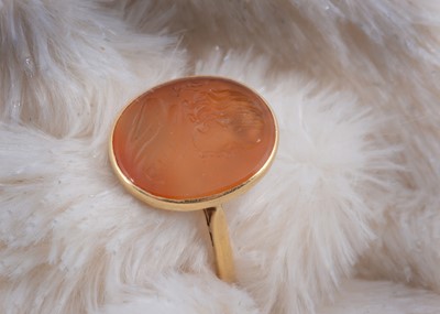 Lot 245 - A late 18th century Halley's comet commemorative intaglio signet ring