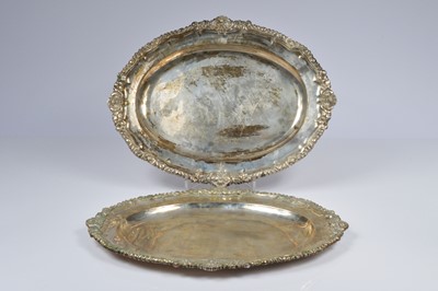 Lot 414 - A pair of nice George IV silver oval meat dishes possibly by John Edward Terry & Co
