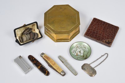 Lot 428 - A miscellaneous lot