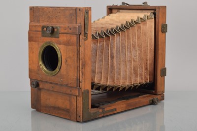 Lot 29 - A Half Plate Mahogany & Brass Tailboard Camera Body