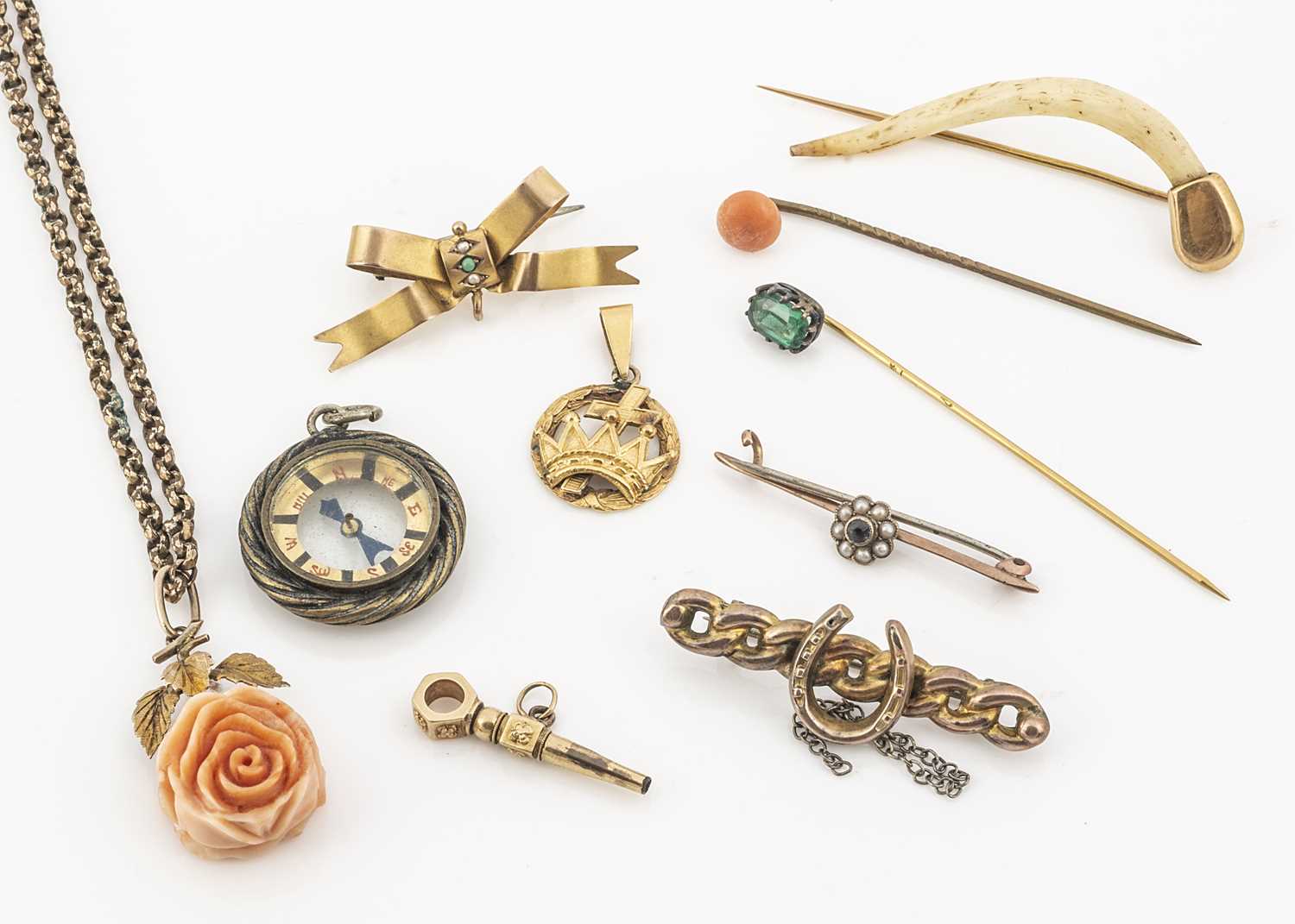 Lot 4 - A small group of gold and other jewellery