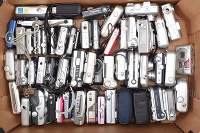 Lot 326 - A Tray of Compact Digital Cameras
