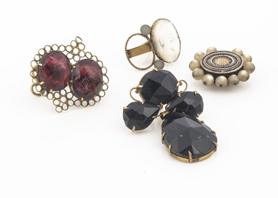 Lot 44 - A 19th century oval 'Souvenir D'Amitie'