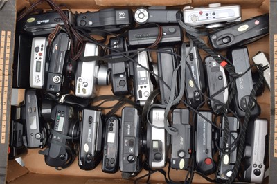 Lot 436 - A Tray of Compact Cameras