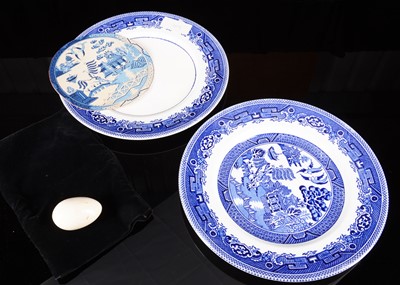Lot 102 - The Willow Pattern Plates Trick