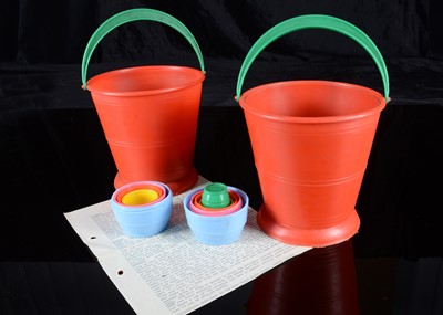 Lot 107 - Two vintage plastic tricks