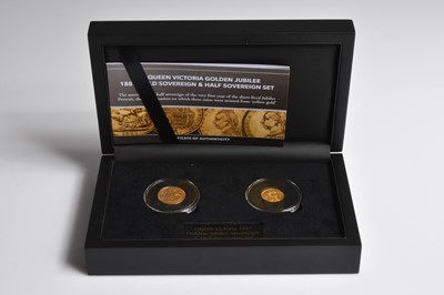 Lot 8 - A Queen Victoria gold full and half sovereign set