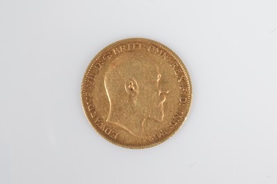 Lot 85 - An Edward VII half sovereign