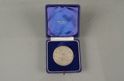 Lot 109 - A 1972 Stock Exchange commemorative silver medal