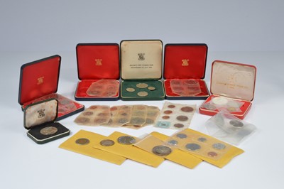 Lot 126 - A collection of world sets and proof sets