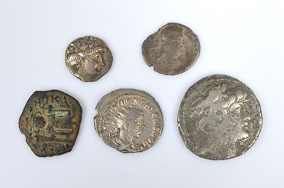 Lot 145 - A good collection of ancient and Roman and other coins and medallions