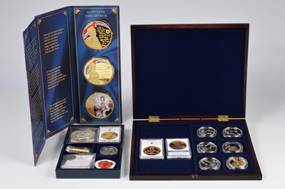 Lot 154 - A group of modern commemorative coins and medallions