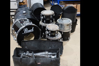 Lot 564 - Pearl Drums / Cymbals / Attachments