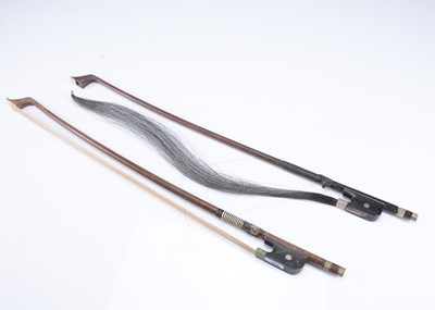 Lot 579 - Violin / Viola / Double Bass Bows