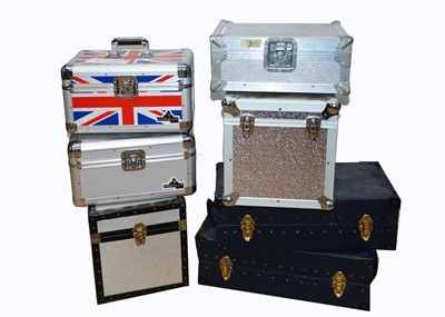 Lot 604 - Metal Flight Cases / CD / Record Cases