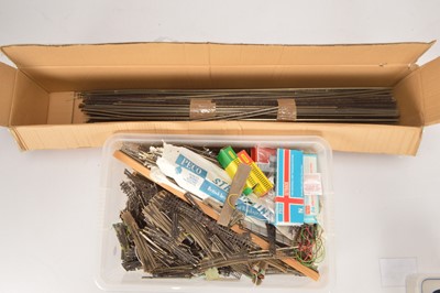 Lot 17 - Peco Bachmann and other Setrack and Flexitrack N gauge (qty in 2 boxes)