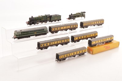 Lot 29 - Tri-ang TT Gauge unboxed 'Windsor Castle' Steam Locomotive A1A A1A Diesel Locomotive and six BR WR Coaches and spare Loco body (10)