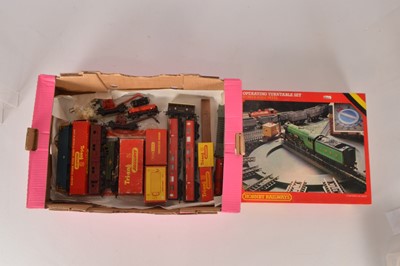 Lot 32 - Tri-ang and Tri-ang Hornby and Hornby 00 Gauge Locomotives Coaches Goods rolling Stock and Accessories (qty)
