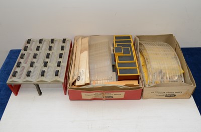 Lot 36 - Tri-ang Hornby 00 gauge ex Dublo station building in rare box, with Locomotive shed (2)