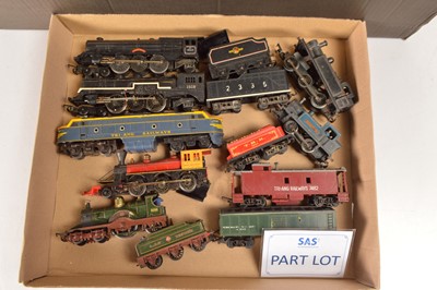 Lot 41 - Tri-ang Locomotives and coaching stock 00 gauge  (31)