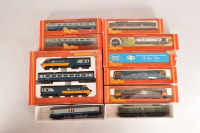 Lot 46 - Hornby Tri-ang Diesel and Electric Locomotives and coaches 00 gauge (10)