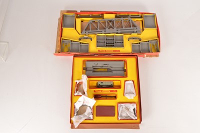 Lot 49 - Tri-ang Accessory sets in original boxes  00 gauge (2)