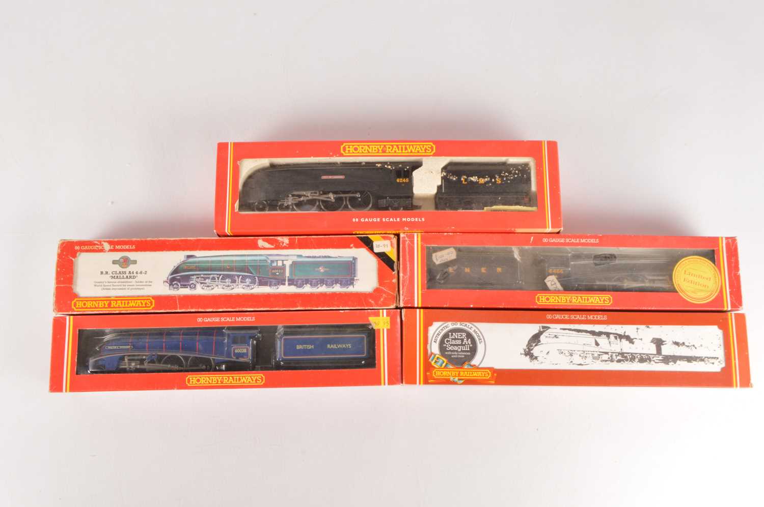 Lot 58 - Tri-ang Hornby Locomotives and Tenders in original boxes 00 gauge (5)