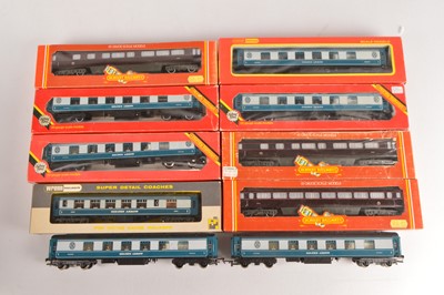 Lot 65 - Tri-ang Hornby Royal and Golden Arrow coaches 00 gauge (10)