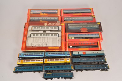 Lot 66 - Tri-ang Hornby Lima Diesel Multiple Units and coaches 00 gauge (18)