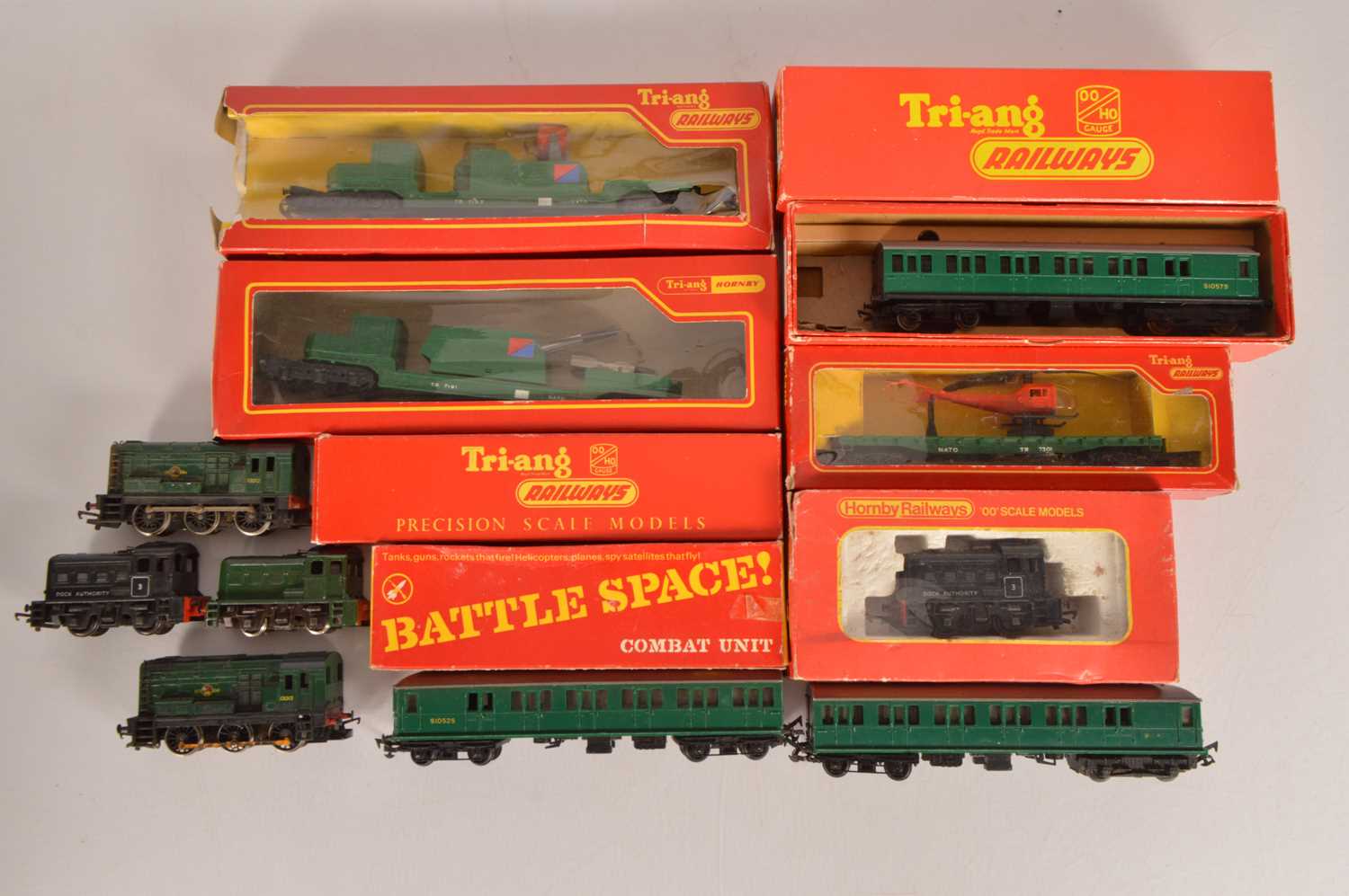 Lot 72 - Tri-ang  Diesel Shunters Multiple Units and Battle Space wagons 00 gauge (14)