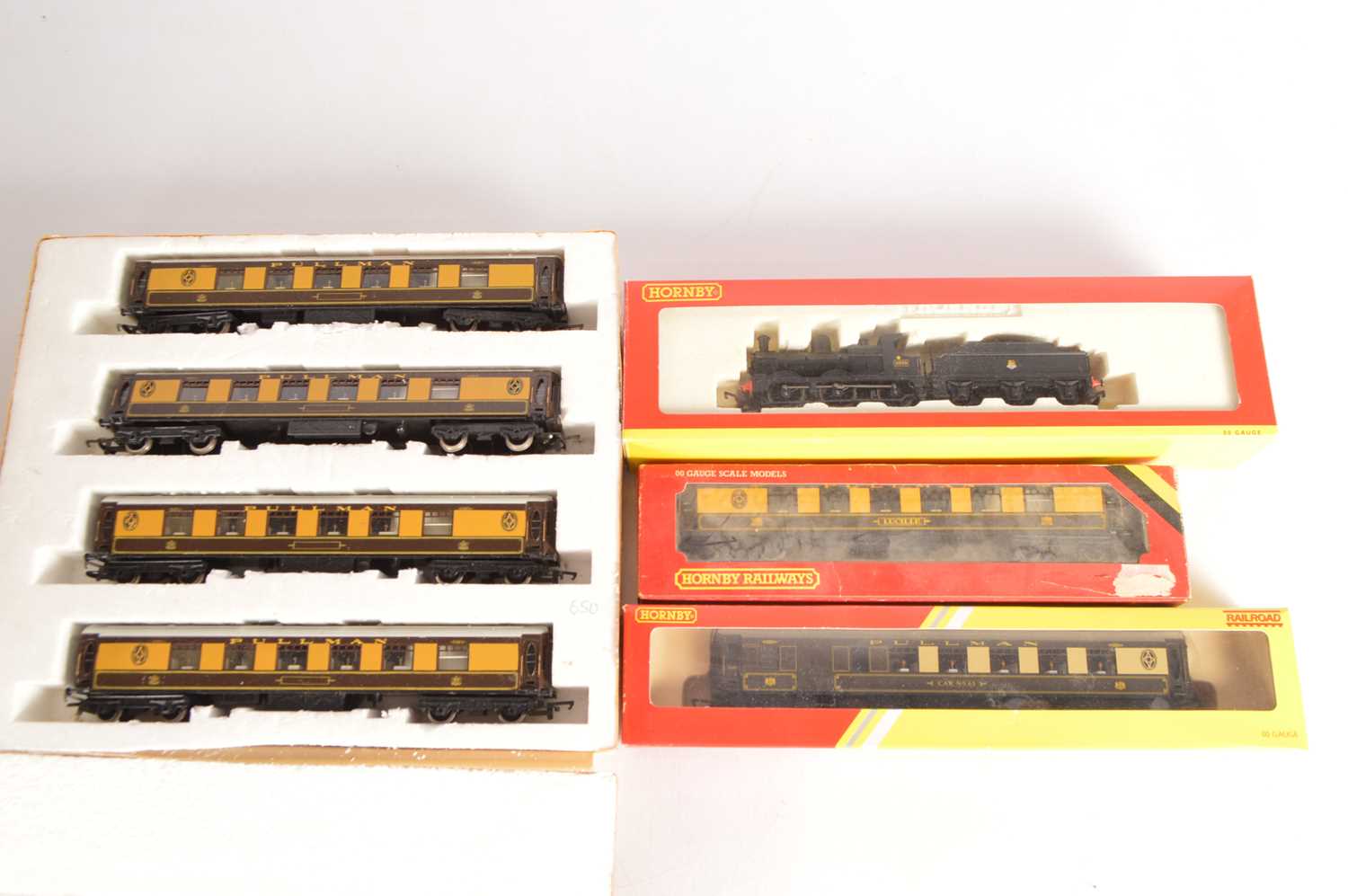 Lot 81 - Hornby Steam Locomotive with Pullman coaches 00 gauge (7)