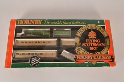 Lot 111 - Hornby Flying Scotsman set 00 gauge in original box (1)
