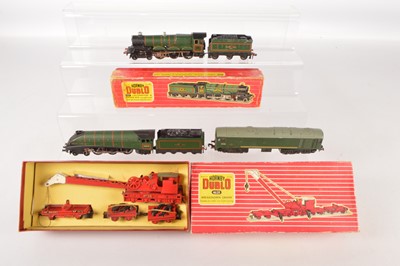 Lot 124 - Hornby-Dublo 00 Gauge 2-Rail Diesel and Steam Locomotives and Breakdown Crane (4)