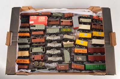 Lot 126 - Hornby-Dublo Super Detail Wrenn and Trix 00 Gauge 2-Rail Goods Rolling Stock (50)