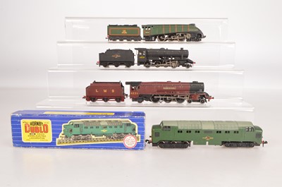Lot 131 - Hornby-Dublo 00 Gauge 3-Rail Diesel and Steam Locomotives and Tenders (4)