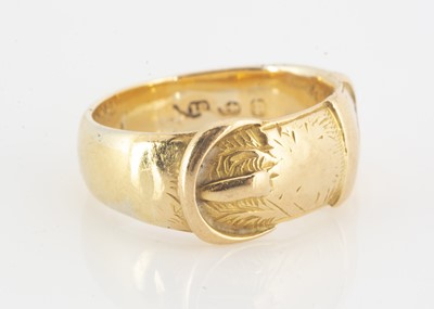 Lot 154 - An 18ct gold Victorian buckle ring