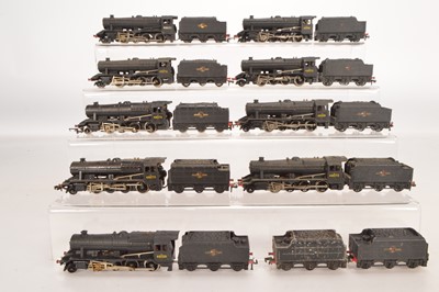 Lot 165 - Hornby-Dublo 00 Gauge 2-Rail unboxed 2224 BR black Class 8f 2-8-0 Locomotives and Tenders (9 Locomotives and Tenders and two spare Tenders )