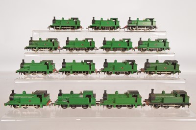 Lot 169 - Hornby-Dublo 00 Gauge 2-Rail 2207 BR green Class R1 0-6-0 Tank Locomotives (15)