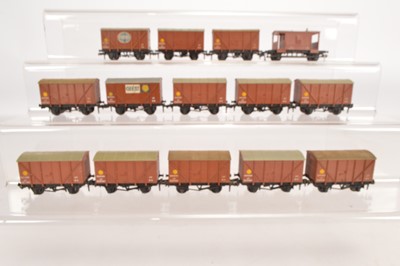 Lot 176 - Hornby-Dublo 00 Gauge 2-Rail  unboxed Super Detail 4301  Banana Vans two with Wrenn bodies and 4311 Guards Van (14)