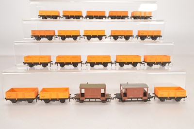 Lot 181 - Eighteen Hornby-Dublo 00 Gauge 2-Rail unboxed Super Detail 4660  yellow United Glass Bottles Open wagons and two Brake Vans (20)