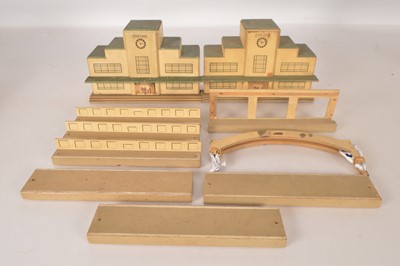 Lot 196 - Two Hornby-Dublo 00 Gauge Pre-war City Main Line 'Kings Cross' Station Buildings and various Platforms with Canopy supports (11 pieces)