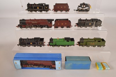 Lot 202 - Hornby-Dublo 00 Gauge 3-Rail boxed and unboxed Locomotives and spare Tenders and motor bogie and parts (11  including)