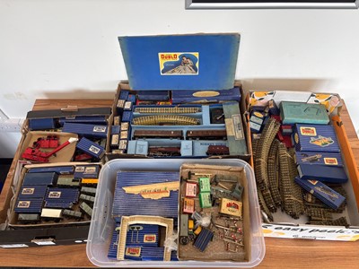 Lot 203 - Hornby-Dublo 00 Gauge 3-Rail 'Duchess of Atholl' Passenger Train Set and boxed and unboxed Loco and Goods and Passenger Rolling Stock and various accessories including Station Signals (qty)