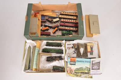 Lot 205 - Hornby-Dublo 00 Gauge unboxed  3-Rail Locomotives and mostly 2-Rail Goods and SR Super Detail Passenger Rolling Stock and various accessories including plastic Goods Depot and Station and Track (qty)