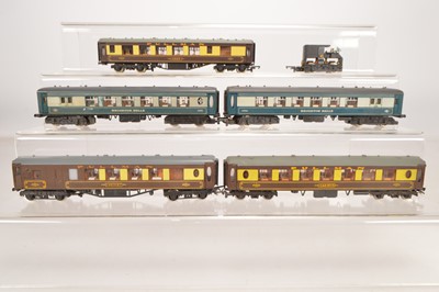 Lot 208 - Wrenn 00 Gauge unboxed BR blue Brighton Belle EMU 2-Car Set chocolate and cream Pullman Cars and spare motor bogie (6)