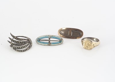 Lot 159 - An early 19th Century double plaited hair mourning brooch of oval cushion shape