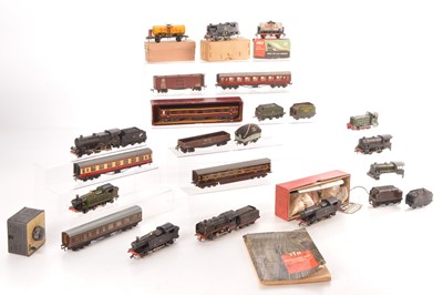 Lot 214 - Trix 00 Gauge mostly unboxed UK Outline Locomotives Coronation Scot and LMS Maroon Coaches and HO Gauge Continental and US Locos and Rolling Stock (25 including Tenders)