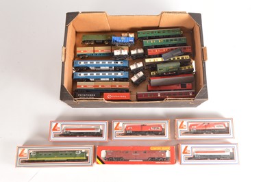 Lot 254 - Lima Hornby Playcraft and other 00/H0 gauge Locomotives coaches and wagons (32)