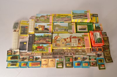 Lot 255 - Faller Ratio Preiser Merit and other 00/H0 scale Buildings and accessories (45)